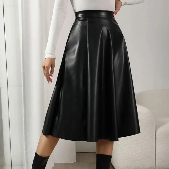 Classic Vegan Leather Pocket Midi Skirt - Picture 3 of 9